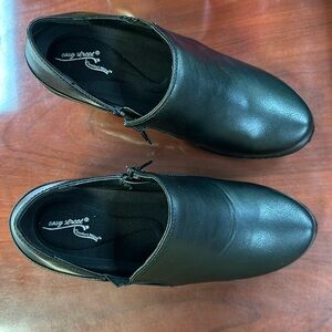 Easy Spirit Women’s Ryalee Faux Leather Round Toe Bootie, Size 6WW, Black